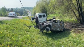 Иномарка влетела в дерево в Кузбассе, погибли четверо