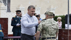 В Астрахани Игорь Бабушкин наградил росгвардейцев за успешное выполнение боевых задач в зоне СВО