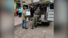 Бойцы отряда БАРС-6 доставили гуманитарную помощь в луганский город Приволье