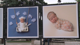 На набережной Владикавказа открылась фотовыставка "Дети – наше все"