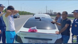 Перевозившего почти килограмм героина наркодилера задержали на тюменской трассе