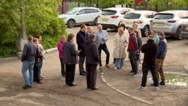 Областные депутаты встретились с жителями одного из проблемных дворов Архангельска
