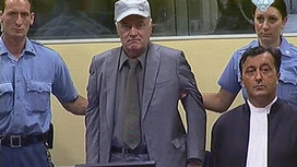 Генерал Ратко Младич, бывший командующий армией боснийских сербов, отказался признать себя виновным в преступлениях, которые инкриминирует ему Международный трибунал в Гааге. Сделал это своеобразно: просто не стал отвечать на вопросы судьи.