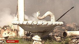что сегодня горело на вднх. 0. что сегодня горело на вднх фото. что сегодня горело на вднх-0. картинка что сегодня горело на вднх. картинка 0. Поздним вечером 12 декабря загорелся Центральный павильон ВДНХ. Огонь, который прибывшие на место пожарные смогли потушить спустя час, охватил строительные леса на крыше здания и повредил позолоченный барельеф.