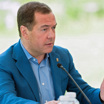 Медведев о "вырождении европейской политики": бледный бэк-вокал