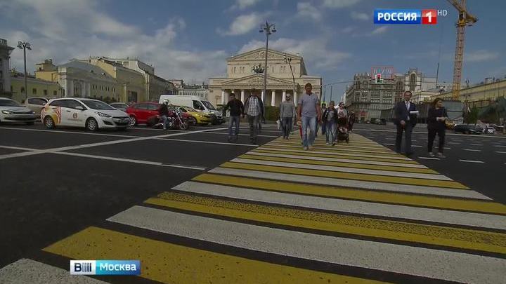 Московский пешеход. Москва Тверской бульвар пешеходный переход. Подземный переход на Тверской. По Ленинской дамбе сделали пешеходную зону.