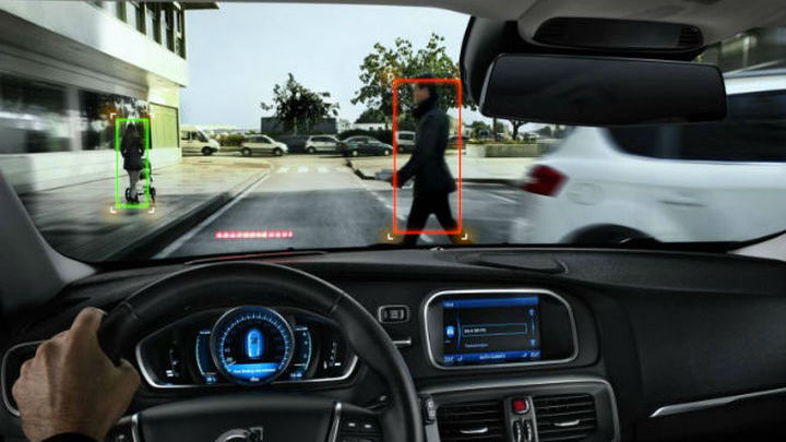 Pedestrian Detection в действии (иллюстрация Volvo).
