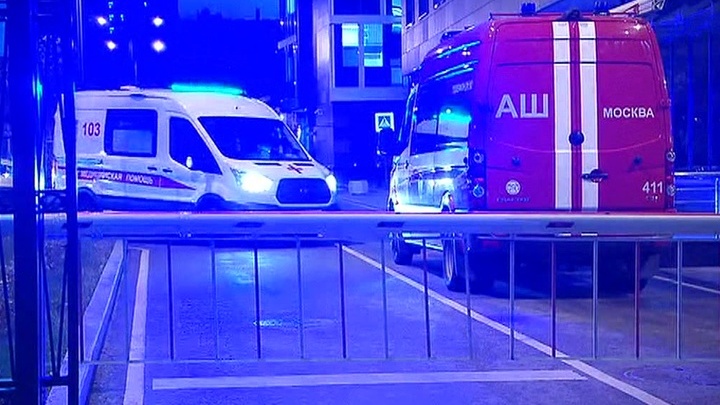 ВПодмосковье из-запожара избольницы эвакуировали более 30человек ВПодмосковье из-запожара избольницы эвакуировали более 30человек