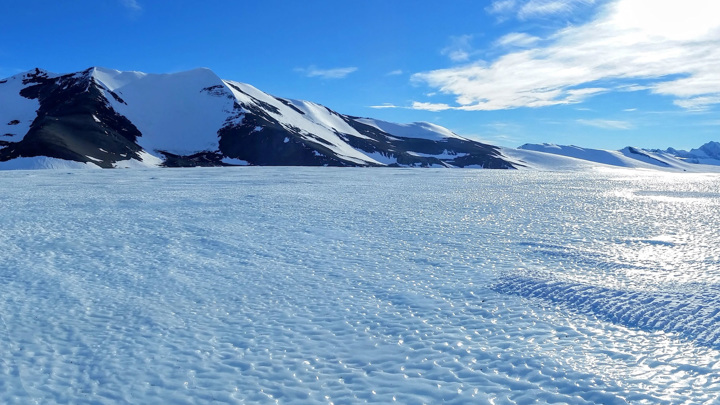 Рекордно высокие температуры одновременно зафиксированы в Арктике и Антарктике
