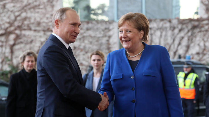 Путин и Меркель довольны завершением строительства "Северного потока-2". Новости на "России 24"