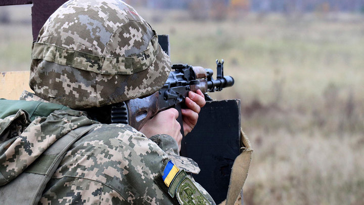 Запад призвали прекратить подпитку Украины оружием