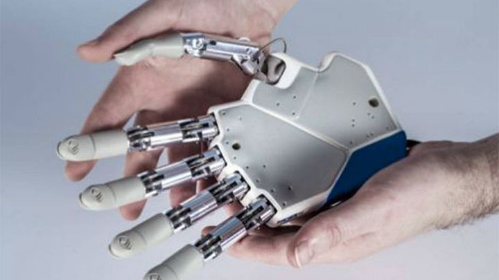 Ученые хотят сделать бионические протезы более чувствительными
