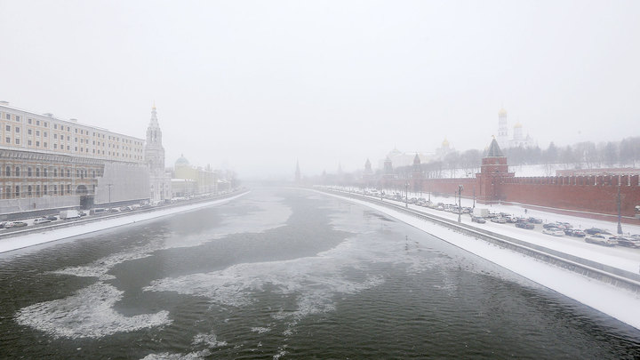 Москва в дождливую погоду фото