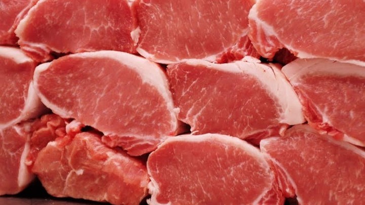 Жителя Казани возмутило наличие свинины в халяльном отделе магазина