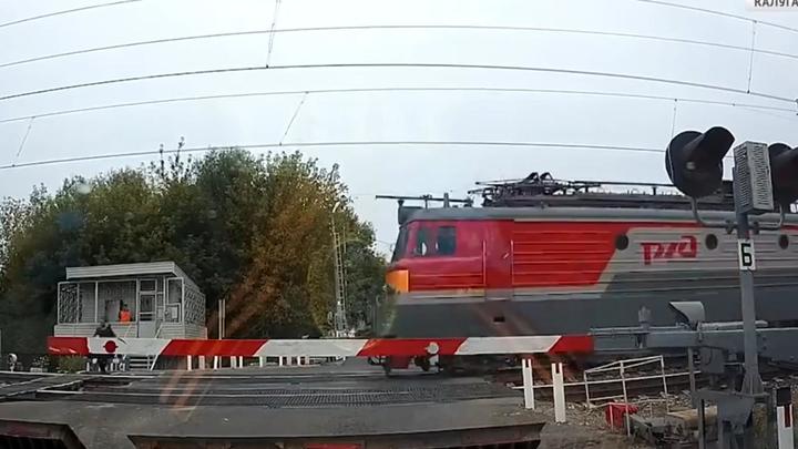 Фото человека которого переехал поезд