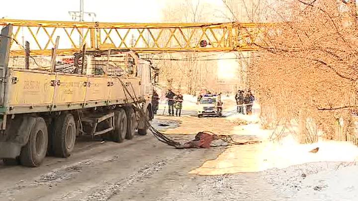 2 Как падает башенный кран видео