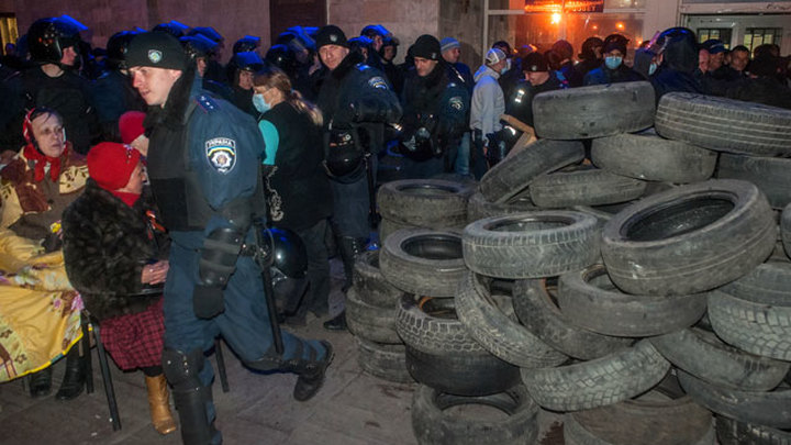 Зачем жгут покрышки на митингах