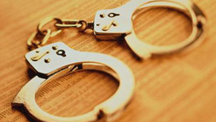 Сотрудники Московского уголовного розыска задержали группу выходцев из Таджикистана, подозреваемых в совершении серии разбойных нападений, грабежей и рэкете своих соотечественников