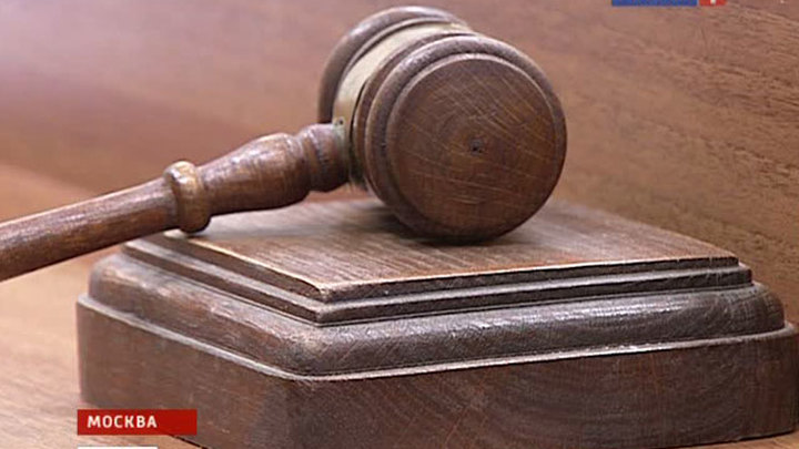 Помощница судьи Кунцевского суда Москвы 24-летняя Надежда Сахарова принялась вершить судьбы, самостоятельно вынося решения по гражданским делам. Узнать о масштабах альтернативного правосудия удалось случайно.