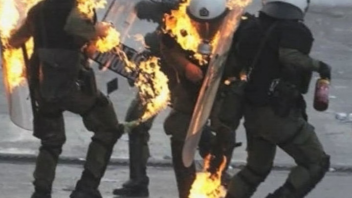 В преддверии голосования по антикризисному плану в Афинах прошла двухдневная всеобщая забастовка