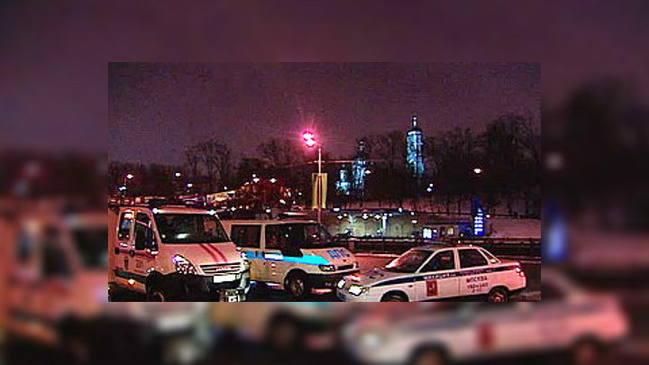 Машина упала в яузу. Смотреть фото Машина упала в яузу. Смотреть картинку Машина упала в яузу. Картинка про Машина упала в яузу. Фото Машина упала в яузу