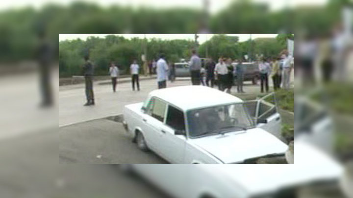 Все государственные структуры и учреждения Ингушетии работают в штатном режим. Об этом сообщил на пресс-конференции временно исполняющий обязанности президента Ингушетии Рашид Гайсанов