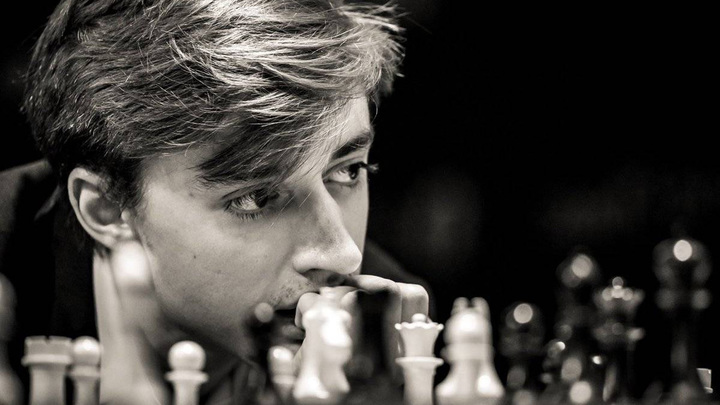 Шахматисту из России присудили поражение из-за отказа играть в маске