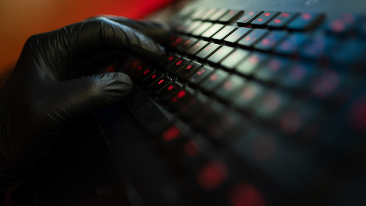 Сайт петербургского аэропорта Пулково взломали хакеры