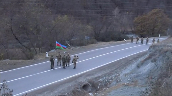 Сухопутная граница с азербайджаном сегодня. Лачинвй каридо Карабах. Российские миротворцы в Нагорном Карабахе 2020. Нагорный Карабах Лачинский коридор. Лачинский коридор в Карабахе.