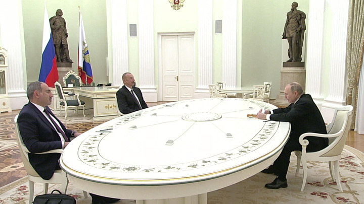 Фото Путина За Столом В Кабинете