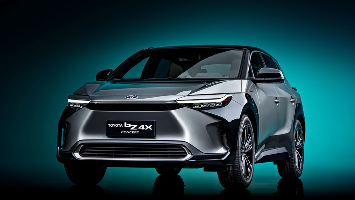 Toyota представила свой первый массовый электромобиль