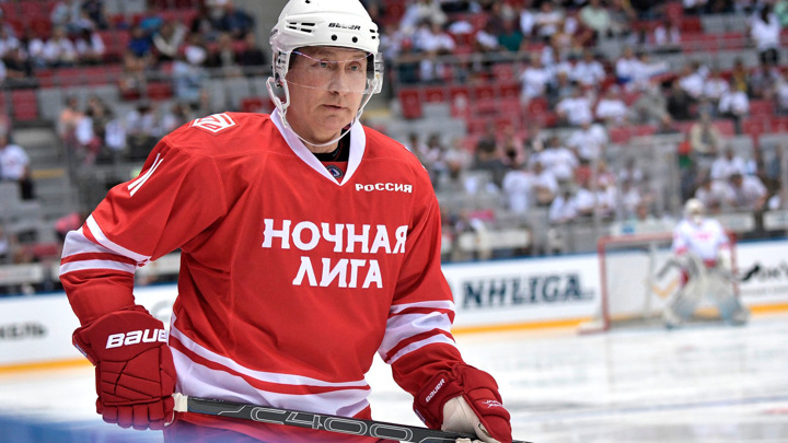 "Стою хорошо": Путин с иронией отозвался о хоккейных навыках