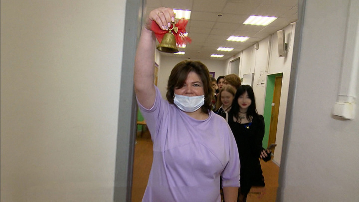 в школе прошел праздник последнего звонка. 3. в школе прошел праздник последнего звонка фото. в школе прошел праздник последнего звонка-3. картинка в школе прошел праздник последнего звонка. картинка 3. Праздник в очном формате. Сегодня – особый день для школьников. Для выпускников прозвучал последний звонок. Пусть и с соблюдением антикоронавирусных требований, но все же без надоевшего формата видеоконференций, передает корреспондент телеканала «МИР 24» Анастасия Лиходедова. в школе прошел праздник последнего звонка. 3. в школе прошел праздник последнего звонка фото. в школе прошел праздник последнего звонка-3. картинка в школе прошел праздник последнего звонка. картинка 3. Праздник в очном формате. Сегодня – особый день для школьников. Для выпускников прозвучал последний звонок. Пусть и с соблюдением антикоронавирусных требований, но все же без надоевшего формата видеоконференций, передает корреспондент телеканала «МИР 24» Анастасия Лиходедова.