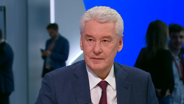 Собянин рассказал о мерах, призванных побудить москвичей к вакцинации. Интервью на "России 24"