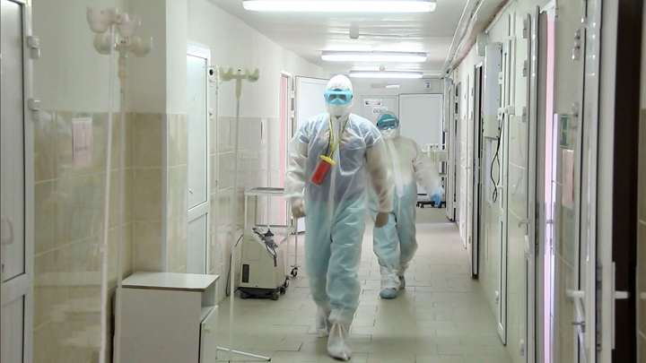 Количество заболевших растет. Московские власти призывают носить маски и прививаться. Вести в 20:00