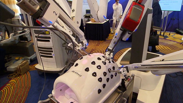 На конгрессе в Москве хирурги показали, как проходят сложнейшие операции. Вести в 20:00