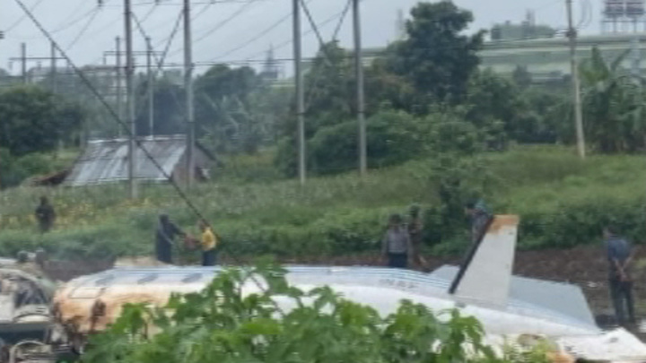 В Мьянме разбился военно-транспортный самолет: 12 погибших. Новости на "России 24"