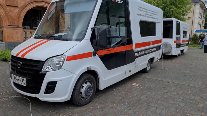 Помощь с доставкой: медицинские кабинеты на колесах лечат людей на Северной горе. Вести