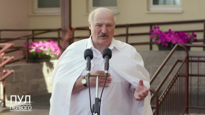 Лукашенко решил не принимать украинские самолеты. Новости на "России 24"