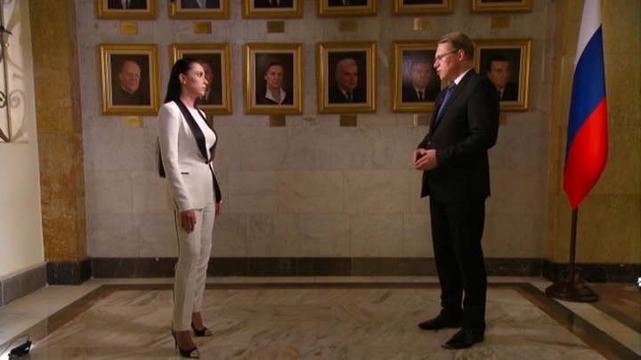 Глава Минздрава предостерег вакцинированных от посещения бани и употребления алкоголя. Интервью на "России 24"