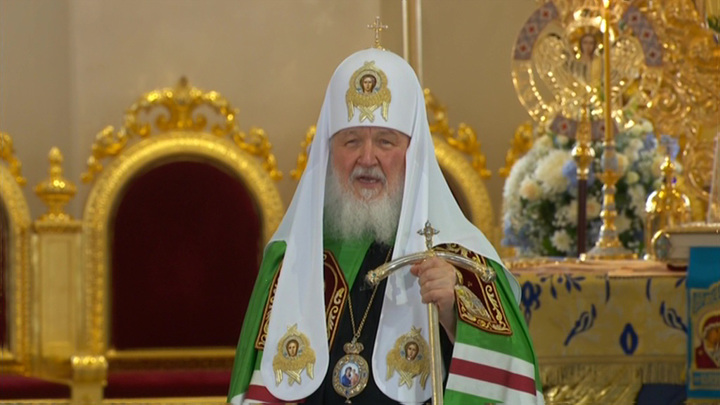 Патриарх Кирилл предостерег верующих от поклонения "новым идолам"