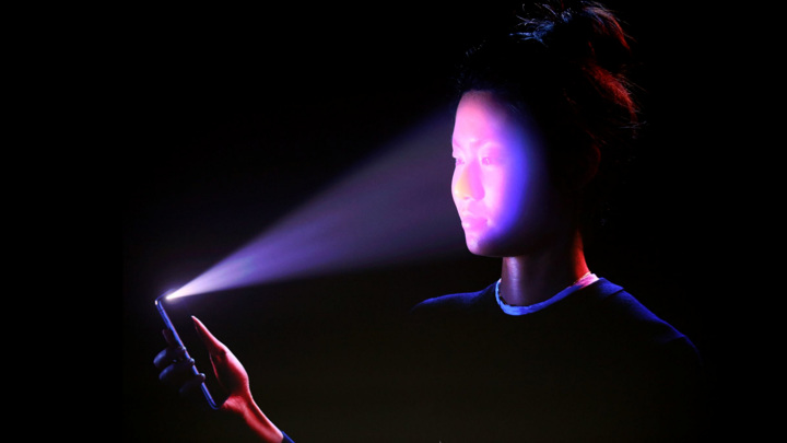 Apple научила iPhone распознавать лицо в маске
