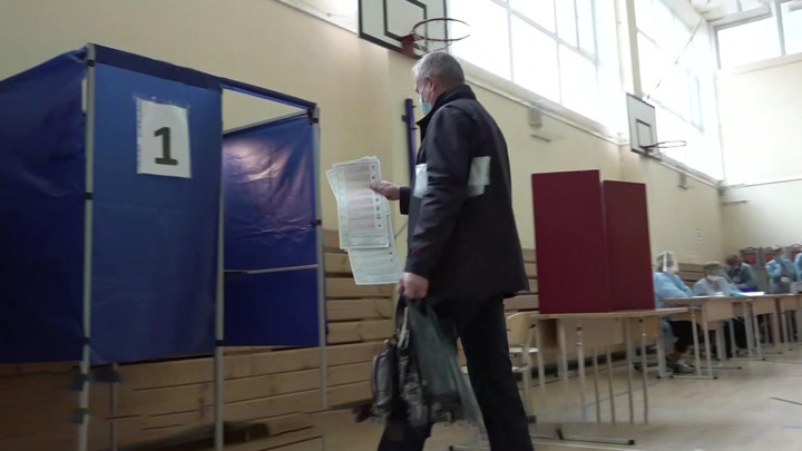В Свердловской области работают 382 комплекса обработки избирательных бюллетеней. Вести