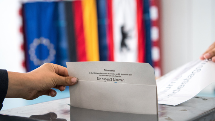 В Берлине не хватает бюллетеней, а явка на выборах снизилась