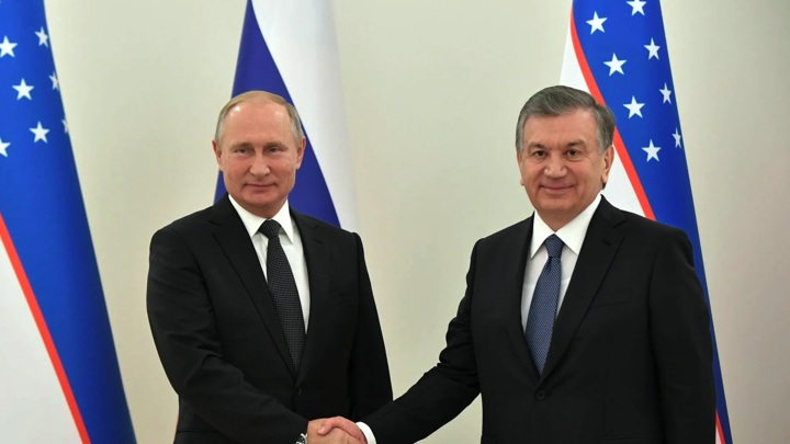 Путин лично поздравил Мирзиёева с победой на выборах президента Узбекистана