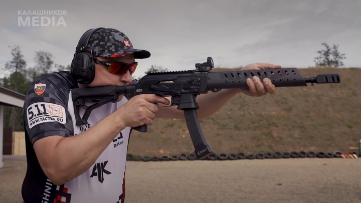 Свд винтовка стрельба. Девушка собирает автомат. Снайпер сайга. Стать автоматом. Солдат с ак 47.