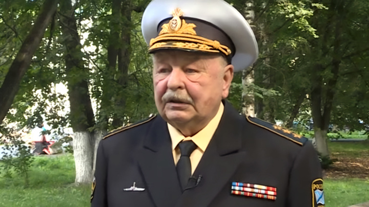 Адмирал Попов: АПЛ "Курск" погибла от столкновения с подлодкой НАТО