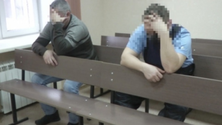 Начальник отдела полиции в Новосибирске брал взятки лапшой "Роллтон"