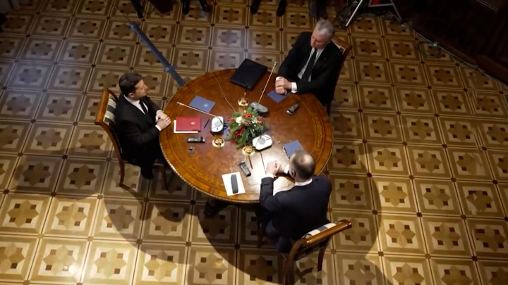 Президенты Украины, Литвы и Польши под елкой в Карпатах пугают себя Россией. Вести в 20:00