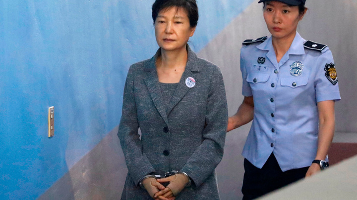 В Южной Корее помилуют бывшего президента, осужденного за коррупцию